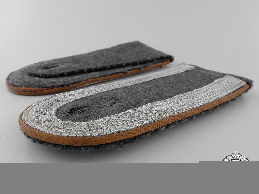 a_pair_of_luftwaffe_shoulder_straps;_signals_unit_k_616