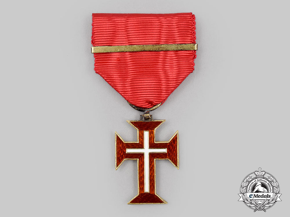 portugal,_kingdom._a_military_order_of_christ,_knight_and_miniature,_in_gold,_c.1920_l22_l22_mnc9517_450_900