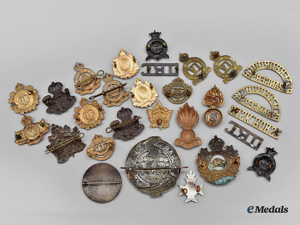 canada,_cef._a_lot_of_first_war_cap_and_collar_badges_and_insignia_l22_mnc0102_928