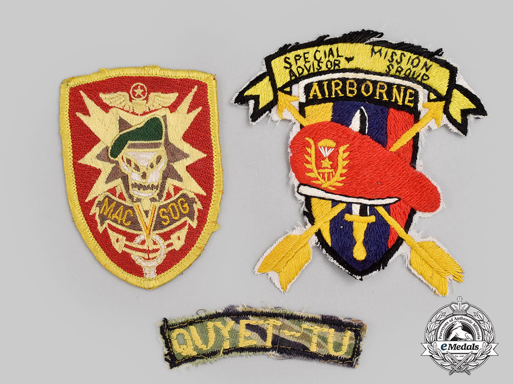 united_states._a_silver&_bronze_star_vietnam_war_group,_to_green_beret_frank_r._yoder,_macv-_sog__l22_mnc0384_314