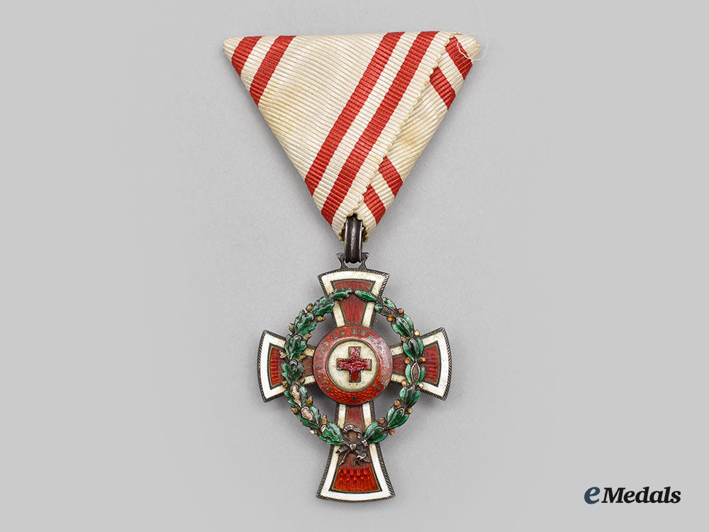 austria,_imperial._an_honour_decoration_of_the_red_cross,_ii_class_cross_in_case,_by_g.a._scheid_l22_mnc0457_603_1