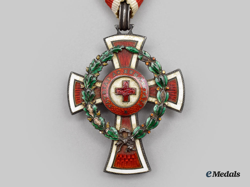 austria,_imperial._an_honour_decoration_of_the_red_cross,_ii_class_cross_in_case,_by_g.a._scheid_l22_mnc0458_604_1