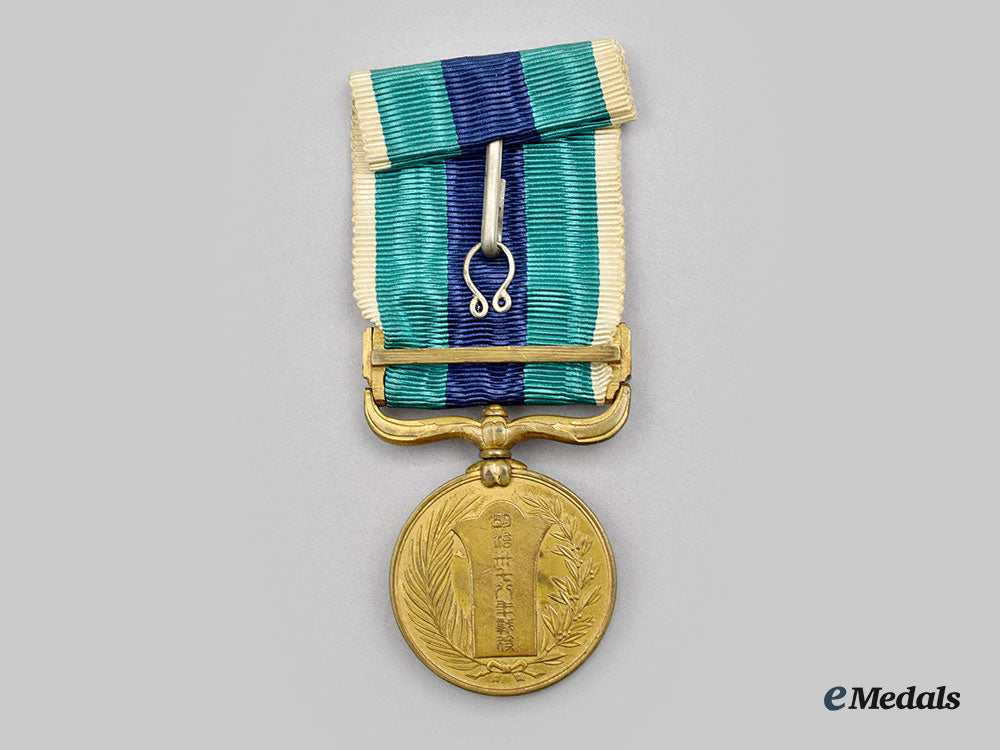 japan,_empire._a1904-1905_russo-_japanese_war_medal,_boxed_with_award_document_l22_mnc2010_388_1