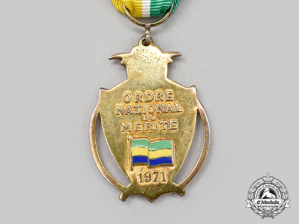 gabon,_republic._an_order_of_national_merit,_grand_officer_set_by_bertrand,_c.1975_l22_mnc2695_387