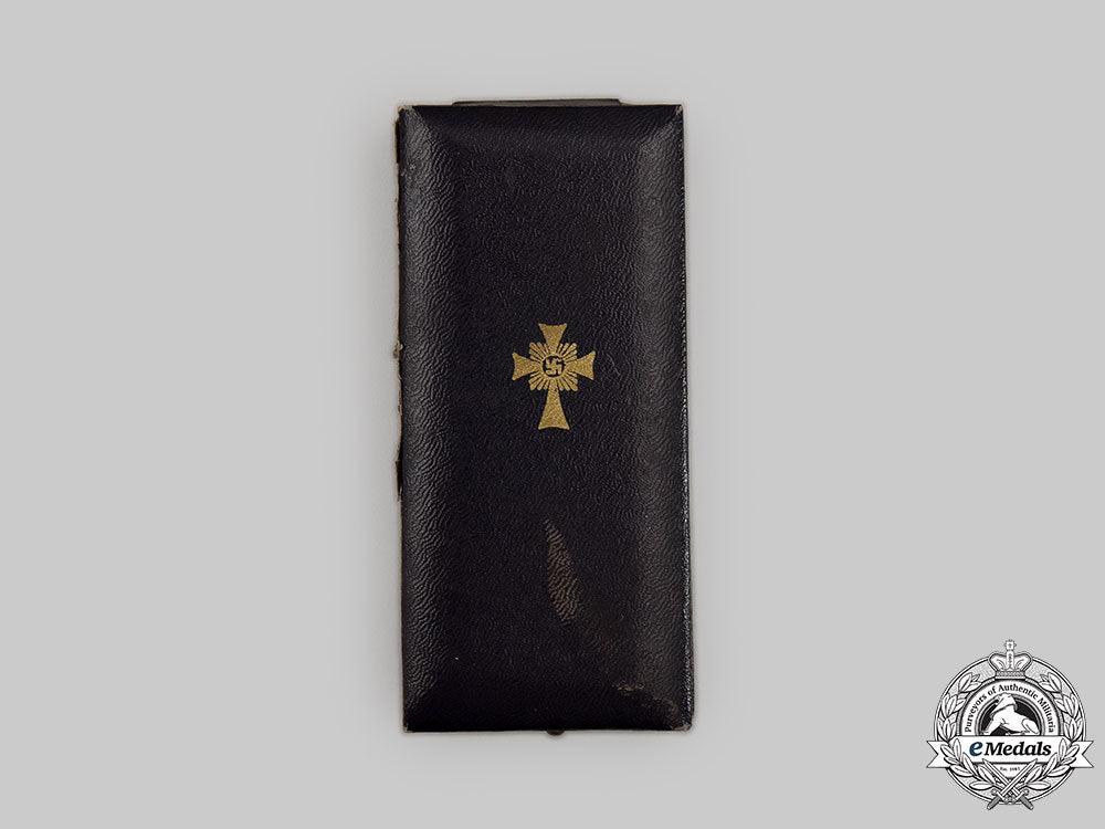 germany,_third_reich._an_honour_cross_of_the_german_mother,_gold_grade_with_case,_by_richard_sieper&_söhne_l22_mnc3251_117