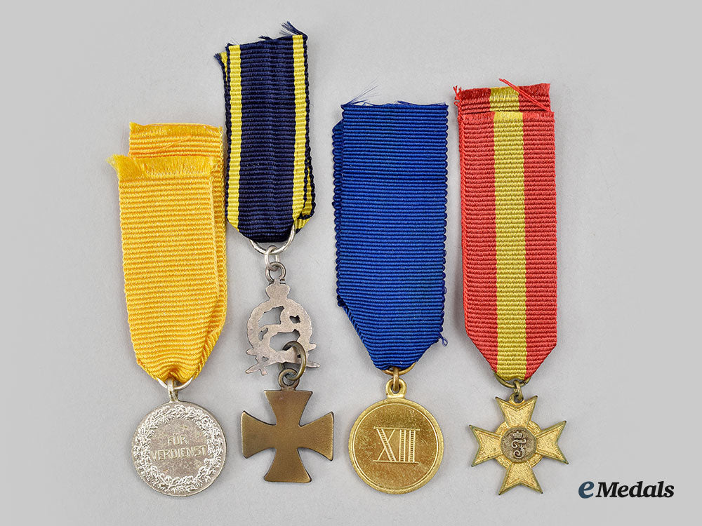 germany,_imperial._a_lot_of_four_first_war_miniature_awards_from_baden,_hesse-_darmstadt_and_brunswick_l22_mnc3404_017_1