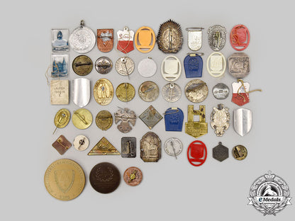 germany._a_mixed_lot_of_commemorative_badges_and_buttons_l22_mnc4064_518