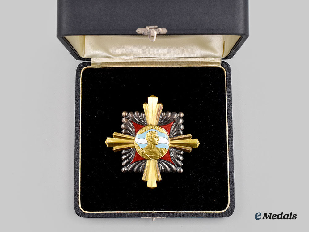 argentina,_republic._an_order_of_may_for_military_merit,_breast_star,_by_joyeria_ricciardi_l22_mnc4318_361_1