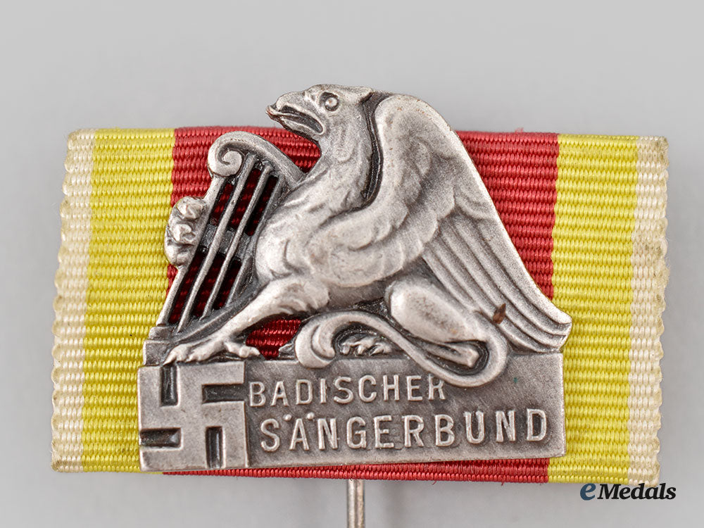 germany,_third_reich._a_baden_singing_association_membership_pin,_by_eugen_schmidhäussler_l22_mnc4913_595_1