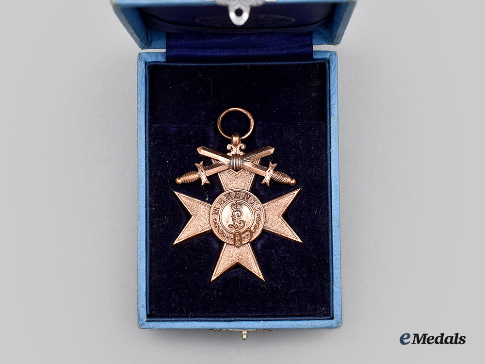 bavaria,_kingdom._an_order_of_military_merit,_iii_class_merit_cross_with_swords_and_case,_by_weiss&_co._l22_mnc5475_956_1