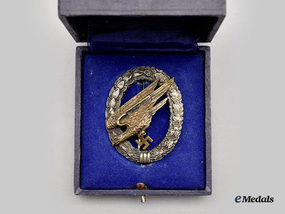 germany,_luftwaffe._a_fallschirmjäger_badge,_with_case,_by_wilhelm_deumer_l22_mnc5927_087