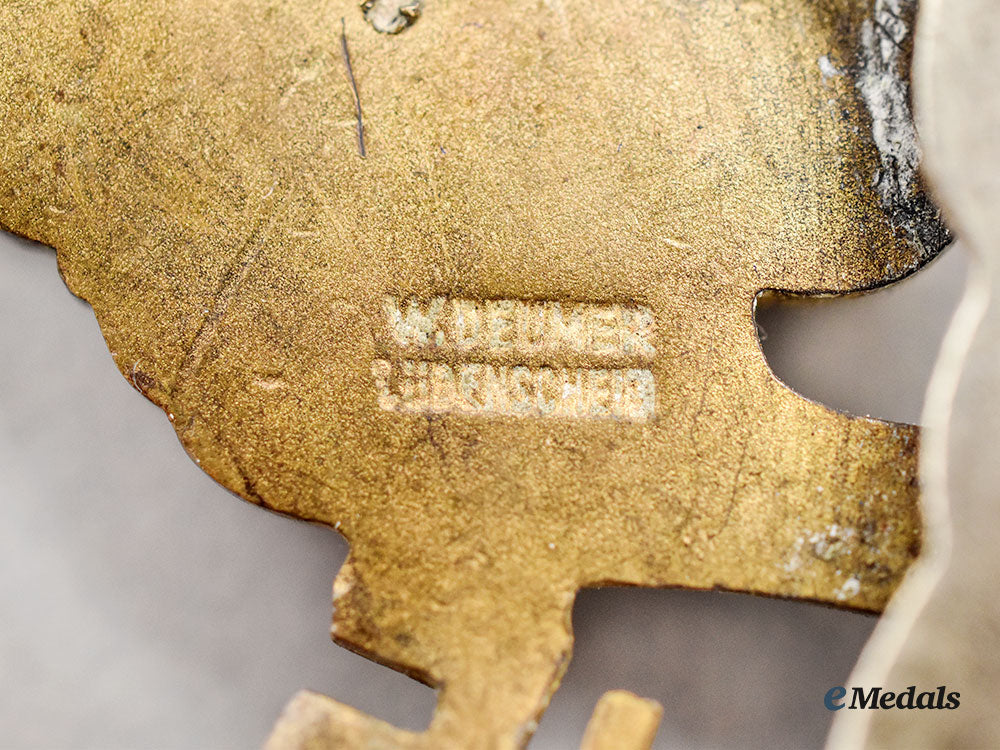 germany,_luftwaffe._a_fallschirmjäger_badge,_with_case,_by_wilhelm_deumer_l22_mnc5936_092