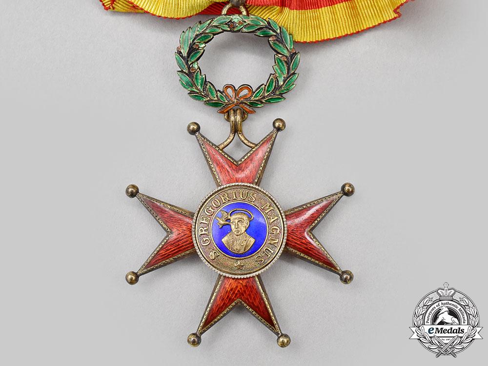 vatican,_papal_state._an_order_of_st._gregory,_grand_officer_set_by_tanfani&_bertarelli,_c.1950_l22_mnc6123_953