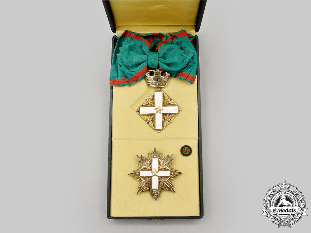 italy,_republic._an_order_of_the_italian_republic,_grand_cross,_by_cravanzola,_c.1965_l22_mnc6523_147_1