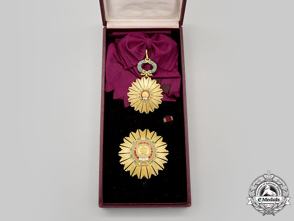 peru,_republic._an_order_of_the_sun_of_peru,_grand_cross,_by_casa_nacional_de_moneda,_c.1960_l22_mnc6548_151