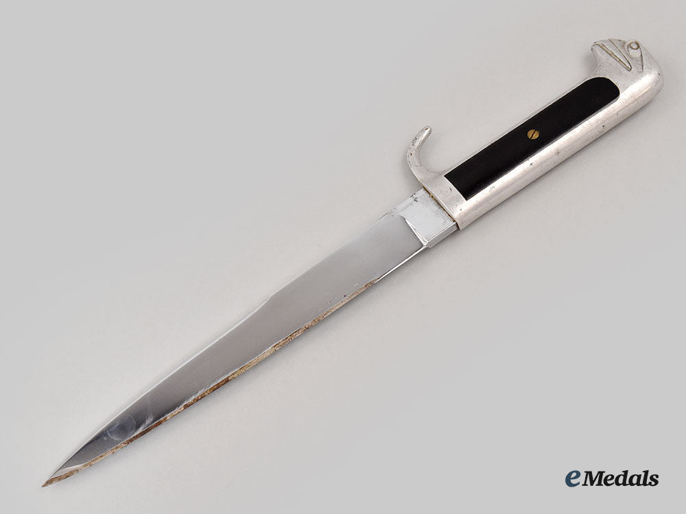 italy,_kingdom._a_rare_model1937_mvsn_officer’s_dagger_l22_mnc7189_654_1