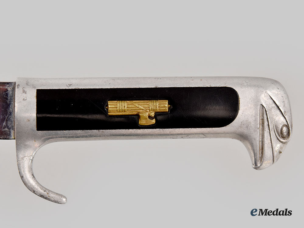 italy,_kingdom._a_rare_model1937_mvsn_officer’s_dagger_l22_mnc7191_656_1