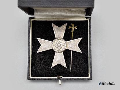 germany,_wehrmacht._a_war_merit_i_class,_with_case_and_stick_pin_miniature_l22_mnc8383_746_1