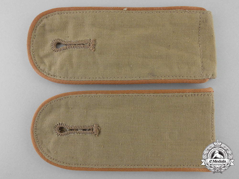 a_pair_of_luftwaffe_signals_em’s_tropical_shoulder_straps_l_143