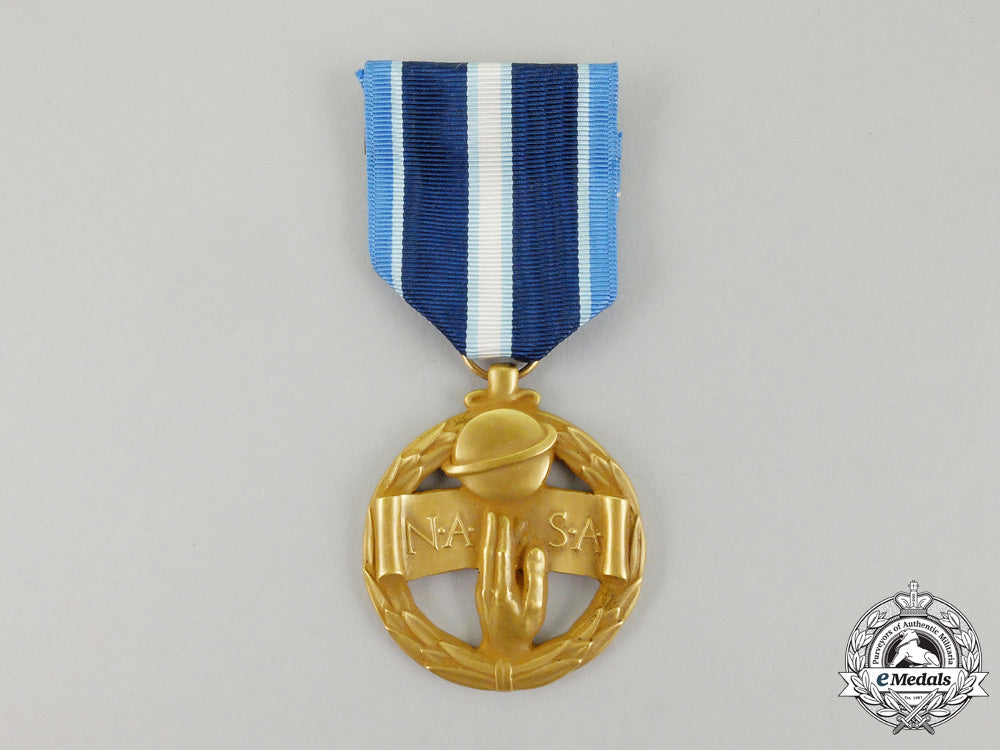 united_states._a_nasa_exceptional_scientific_achievement_medal_l_740_1