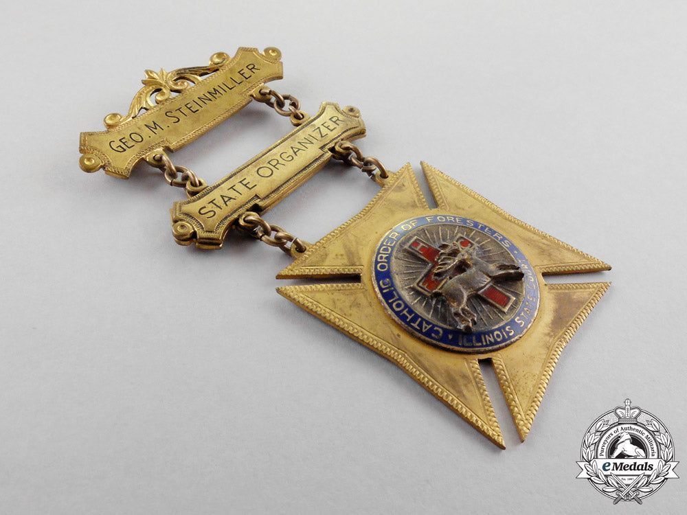 united_states._a_lot_of_three_medals_and_badges_m17-2638