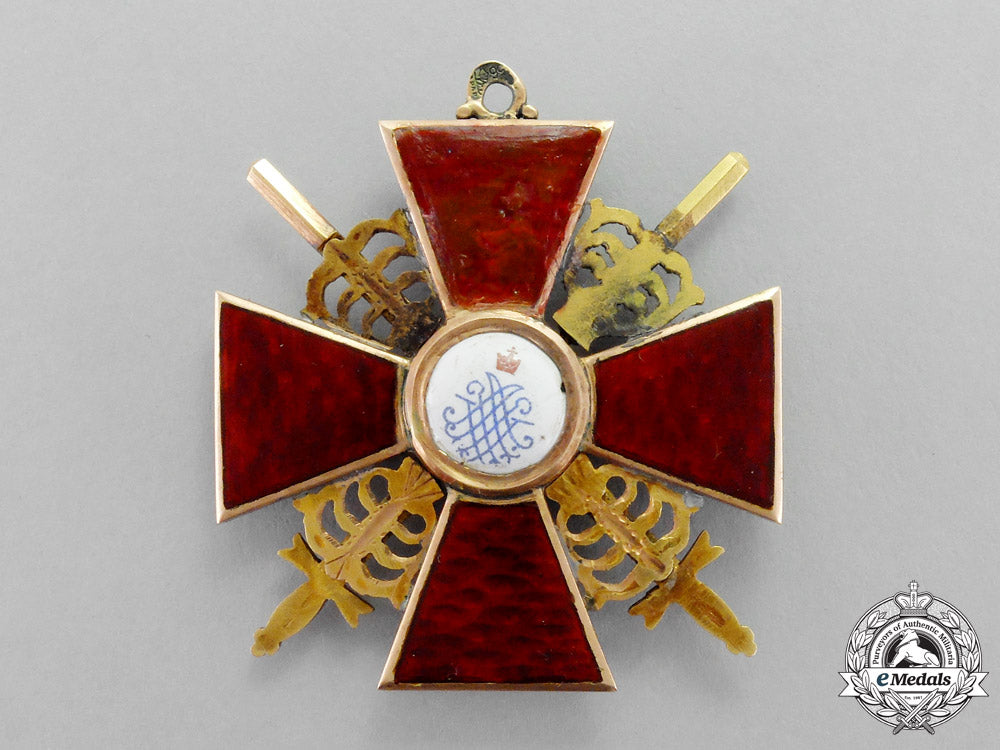 russia,_imperial._an_order_of_st._anne_in_gold,2_nd_class_with_swords,_c.1900_m17-304