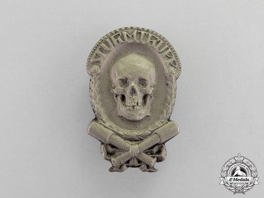 austria,_imperial._a_scarce“_sturmtrupp”_cap_badge;_small_version,_c.1916_m18-0823