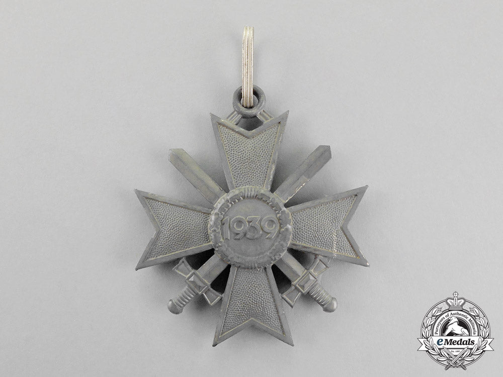 germany._a_late_war_knight’s_cross_of_the_war_merit_cross_w._swords._cased_m18-2040