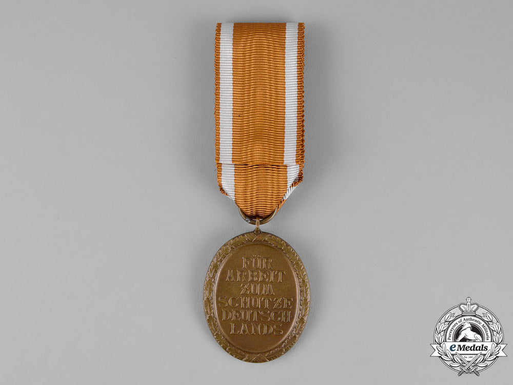 germany._a_west_wall_medal_m18-2246