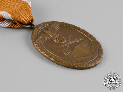 germany._a_west_wall_medal_m18-2249
