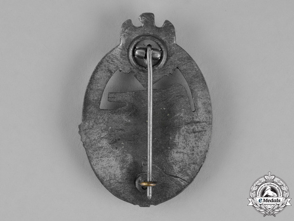 germany._a_tank_badge,_silver_grade,_by_hermann_aurich_m18-2416