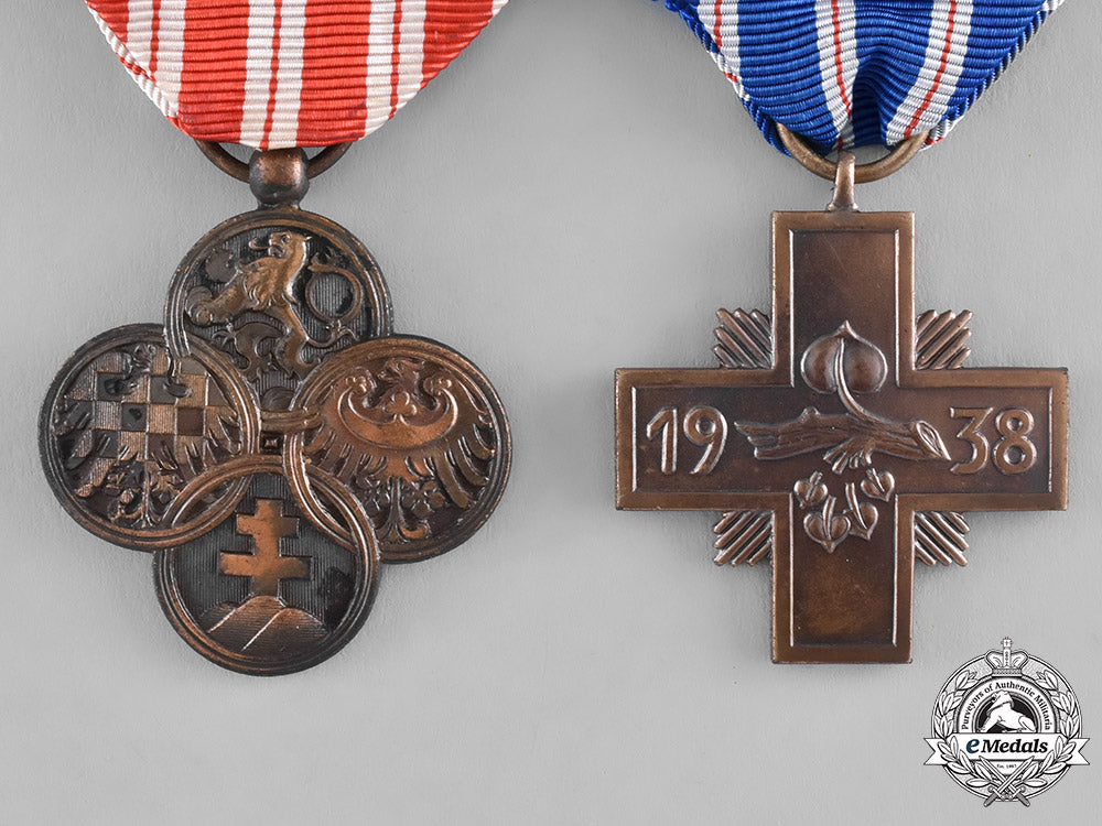 czechoslovakia,_republic._four_medals&_decorations_m181_1570