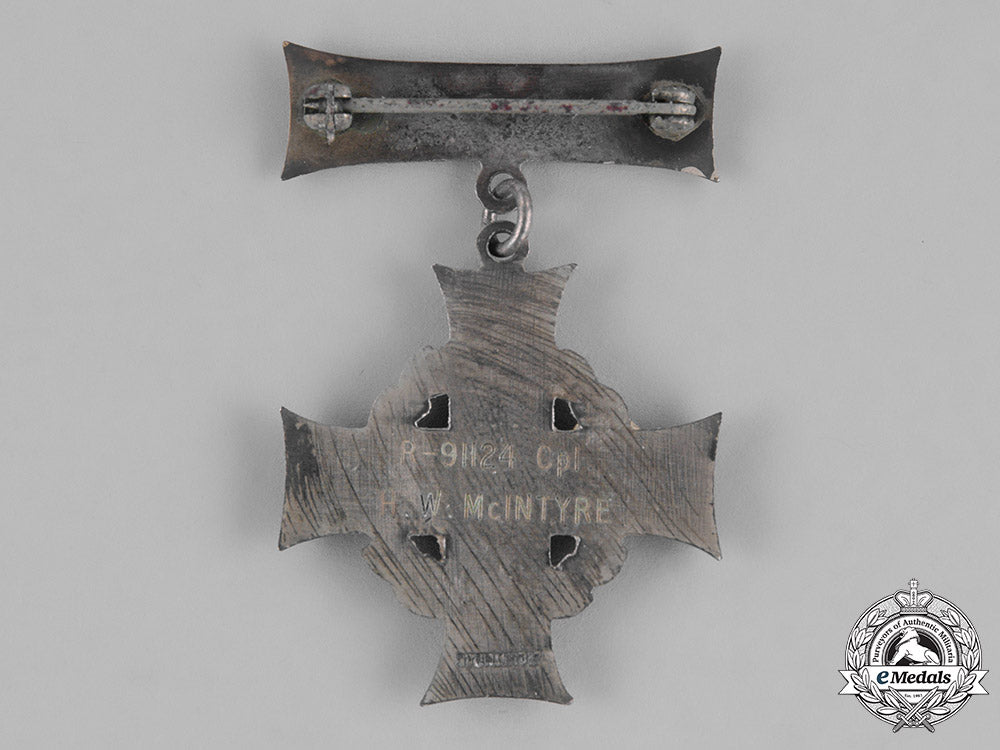 canada._a_memorial_cross_to_cpl_h.w_mcintyre_m181_3054