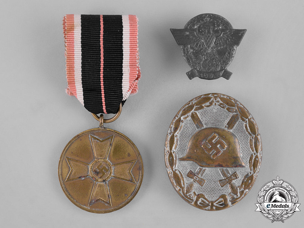 germany,_wehrmacht._a_group_of_second_war_period_wehrmacht_decorations_m181_6660