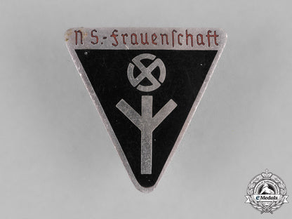 germany_third_reich._a_pair_of_second_war_german_women’s_awards_m181_9375