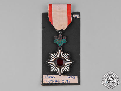 japan,_empire._an_order_of_the_rising_sun,_iv_class_badge,_c.1920_m182_3488