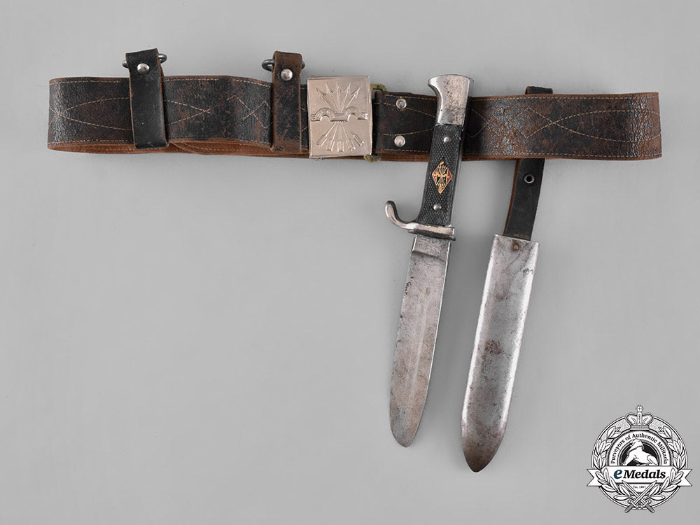 spain,_civil_war._a_franquist_falange_youth_knife_with_belt&_buckle,_c.1936_m182_7114_1_1