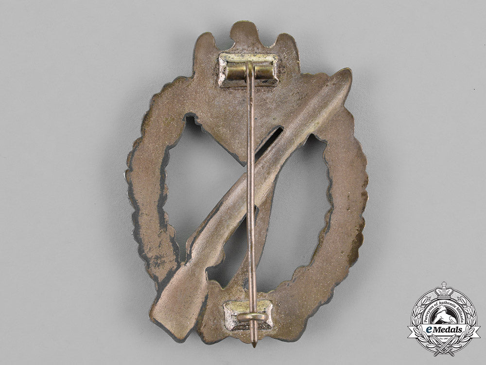 germany,_wehrmacht._an_infantry_assault_badge_m18_7989