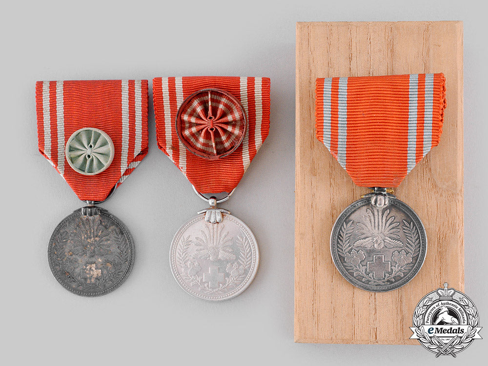 japan,_empire._three_red_cross_society_medals_m19_19910