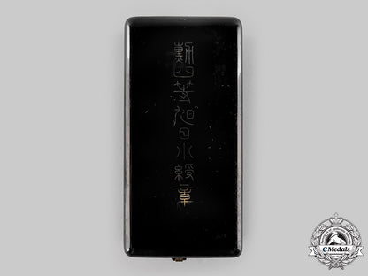 japan,_empire._an_order_of_the_rising_sun,_v_class_with_case,_c.1920_m19_21990_1