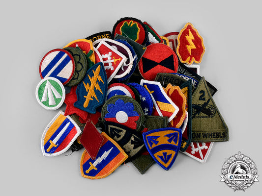 united_states._a_lot_of_fifty-_three_division_insignia_patches_m19_24410