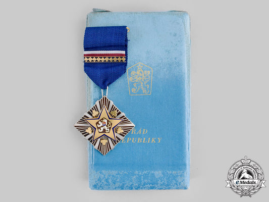 czechoslovakia,_socialist_republic._an_order_of_the_republic_with_case,_c.1955_m19_24620_1_1_1