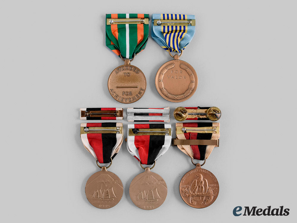 united_states._a_lot_of_five_medals_m20_00346