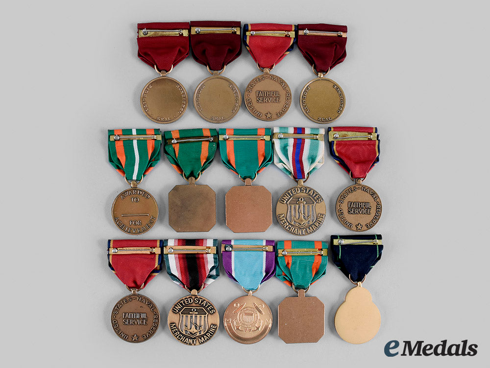 united_states._a_lot_of_fourteen_merchant_marine,_navy_and_coast_guard_medals_m20_00895_1