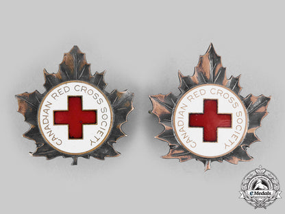 canada,_commonwealth._two_second_war_canadian_red_cross_society_cap_badges_m20_124_emd9539_1