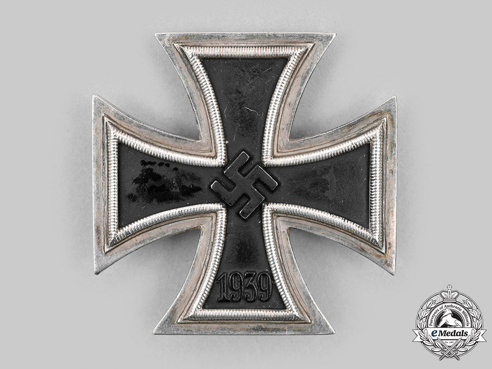 germany,_wehrmacht._a1939_iron_cross_i_class,_with_case_m20_1851_mnc6111_1