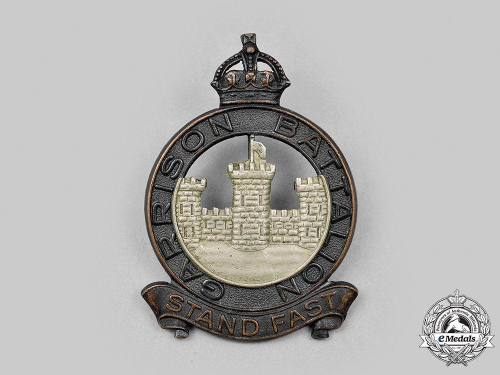 canada._a_rare_second_war_garrison_battalion_officer’s_cap_badge,1942_m20_2044_mnc6850