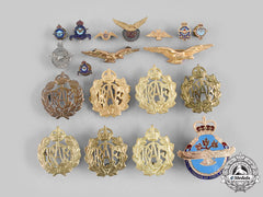 Canada. A Lot Of Nineteen Royal Canadian Air Force (Rcaf) Items