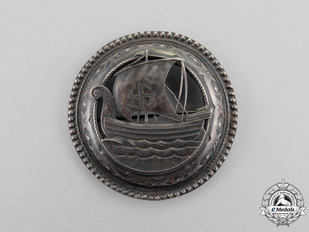 a_second_war_sympathizer's_viking_ship_brooch_n_311_1