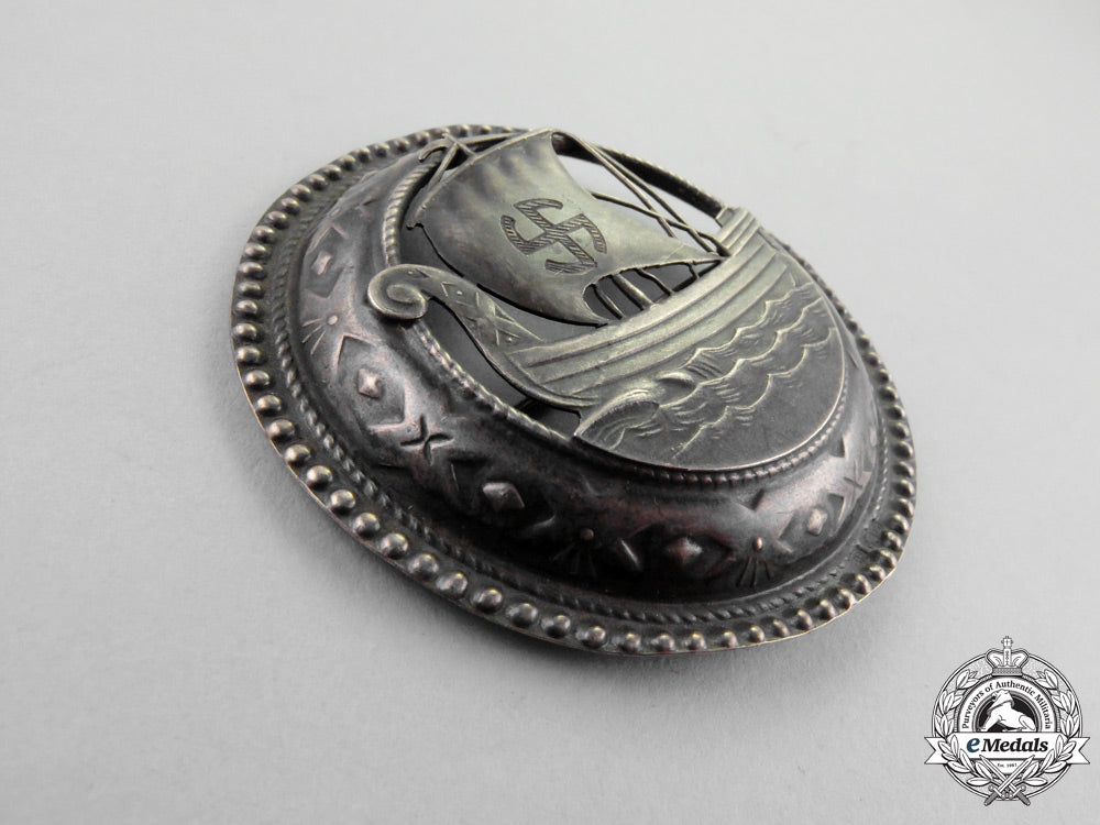 a_second_war_sympathizer's_viking_ship_brooch_n_313_1